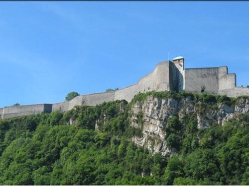 Gite Des 3 Hiboux Mondon Exteriér fotografie